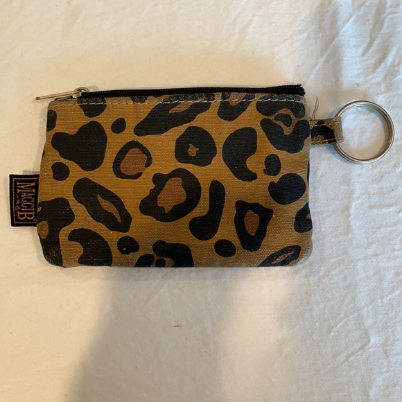 leopard print travel wallet - Picture 3 of 3